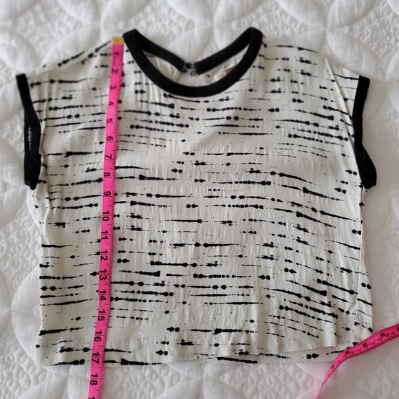 Forever 21 Black and White Crop Top - Picture 4 of 5